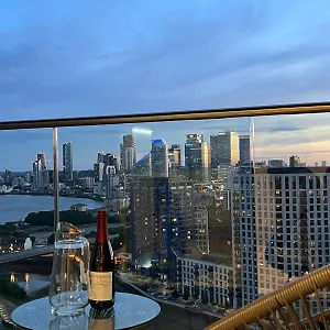 Apartment Ac Luxe Penthouse With Free Parking, London